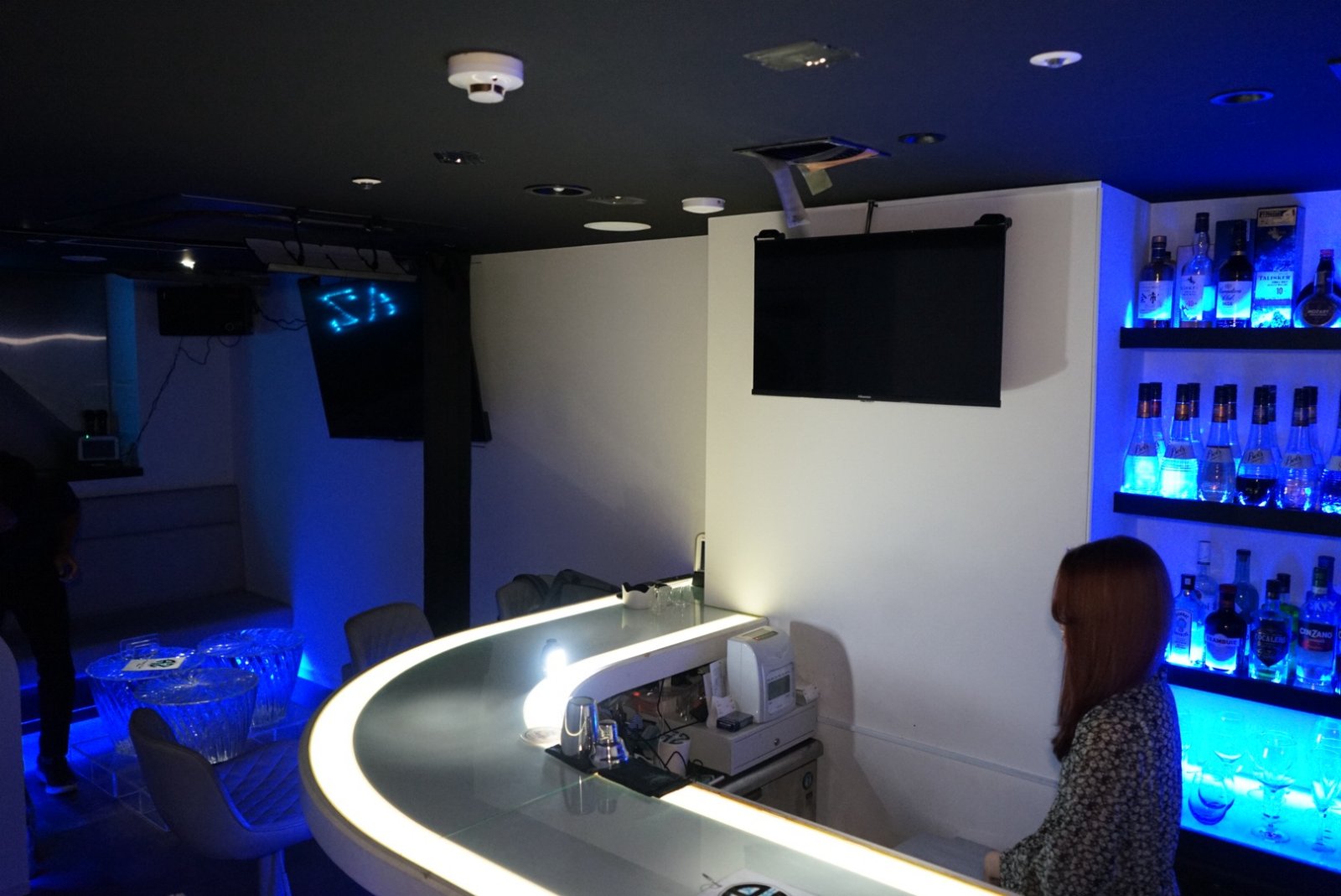 名古屋・栄の隠れ家バー Bar AZ 店内